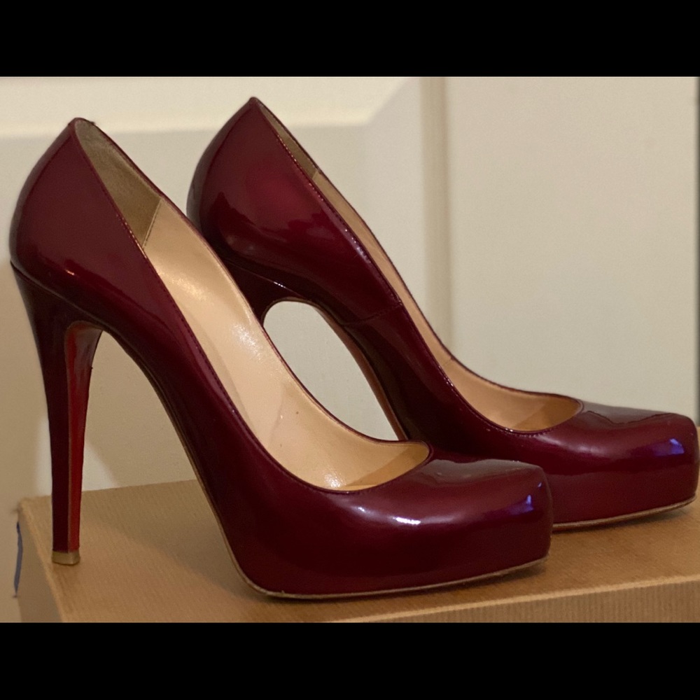 CHRISTIAN LOUBOUTIN SIZE 36.5 ROLANDO CRIMSON PUMP